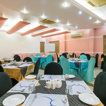 Crescent Park Hotel Csennai Kültér fotó