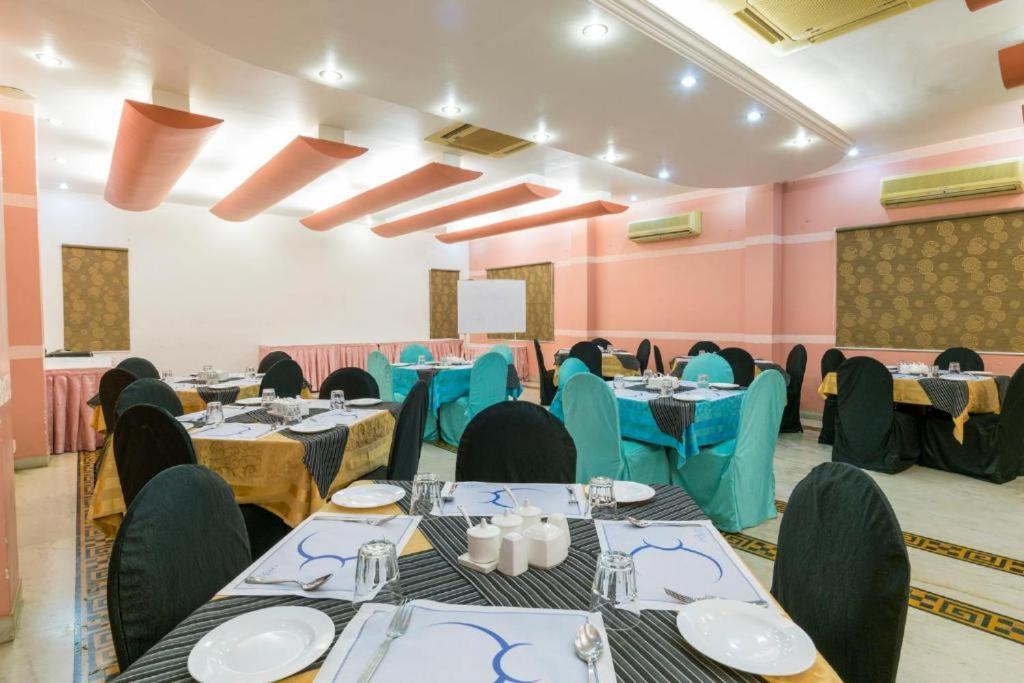 Crescent Park Hotel Csennai Kültér fotó