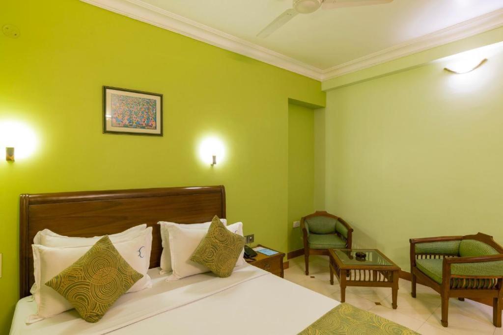 Crescent Park Hotel Csennai Kültér fotó