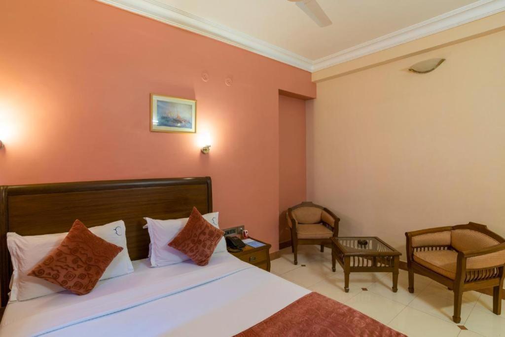 Crescent Park Hotel Csennai Kültér fotó