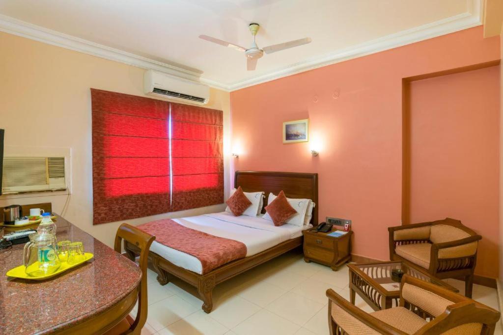 Crescent Park Hotel Csennai Kültér fotó