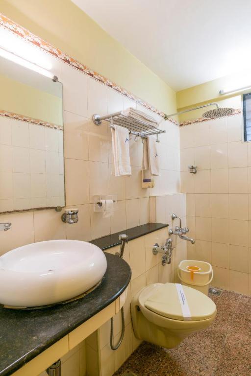 Crescent Park Hotel Csennai Kültér fotó