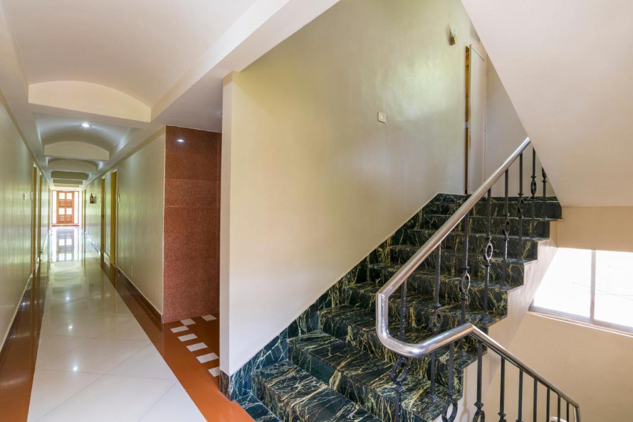 Crescent Park Hotel Csennai Kültér fotó
